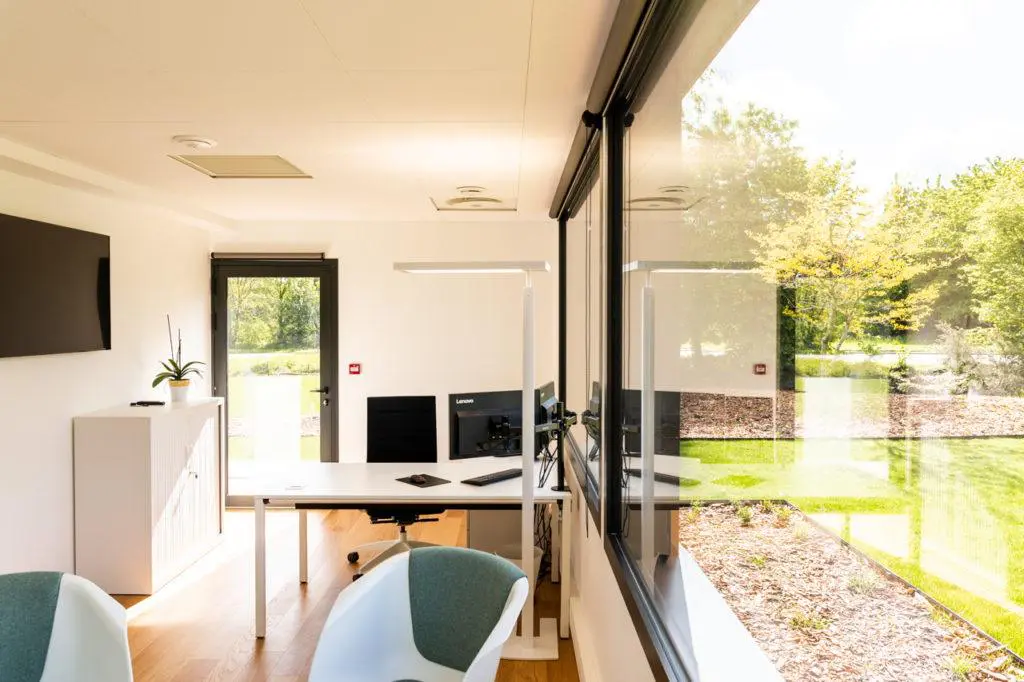 photo bureau notaire Pluguffan quimper