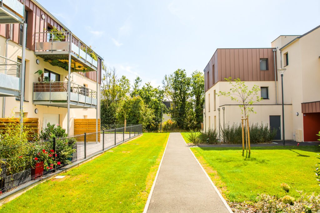 Reportage photo de chantier : étapes, usages et livrables pour le BTP 3 Photographe d'architecture Bretagne - détail façade bâtiment professionnel