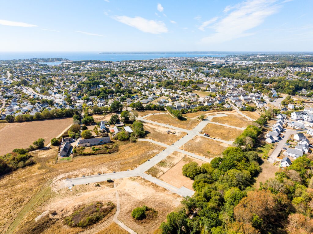 Photographie aérienne à Concarneau : la ville et ses quartiers vus du ciel 1 vue du ciel d’un lotissement à Concarneau